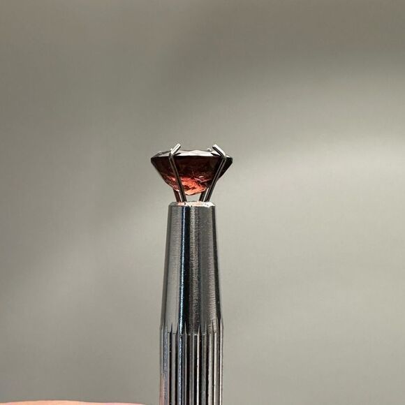 1.82ct Natural deep pink tourmaline - oval cut! - Picture 4 of 9